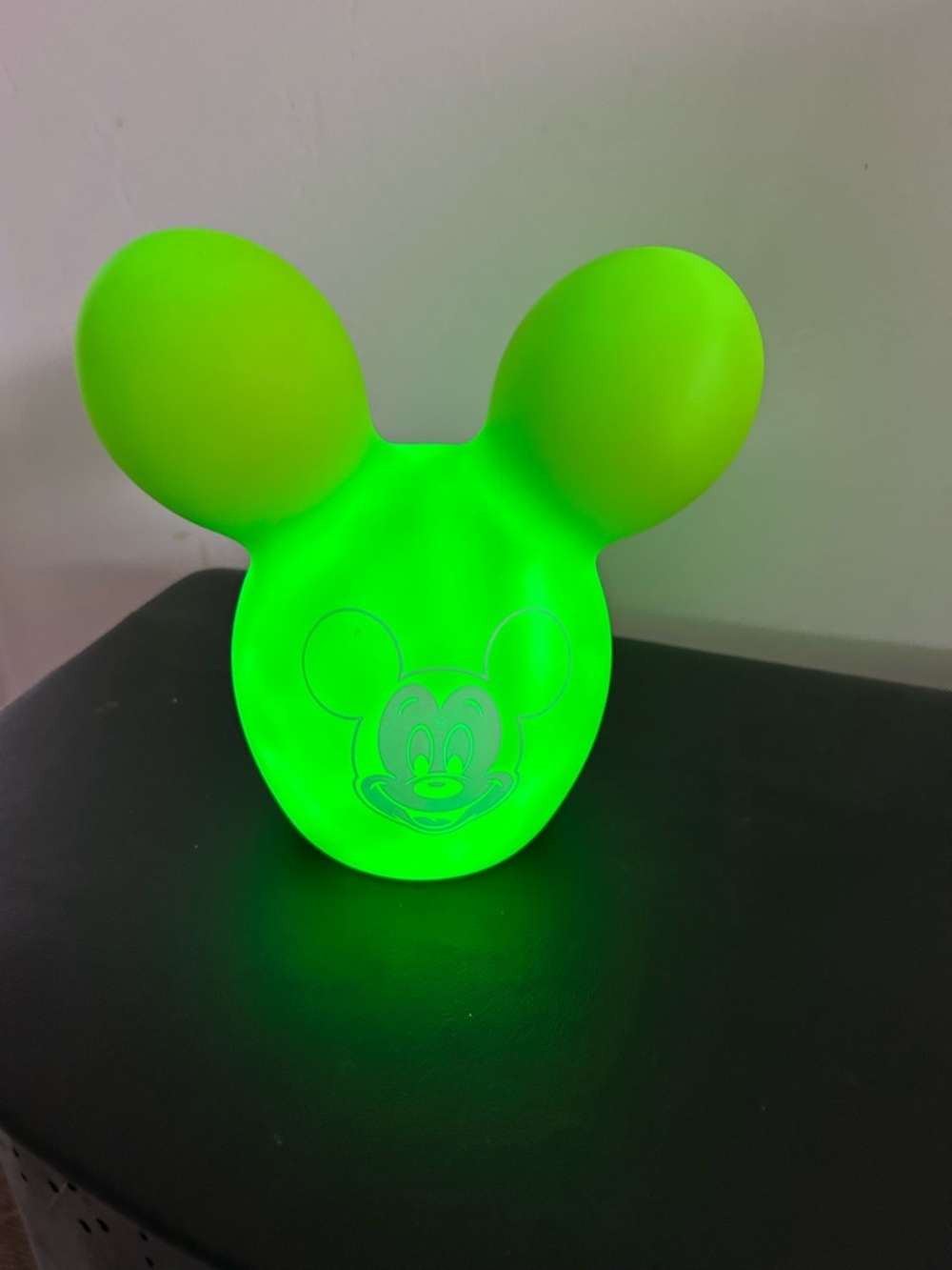 2024 Disney Play in the Park Green Light Up Mickey Balloon